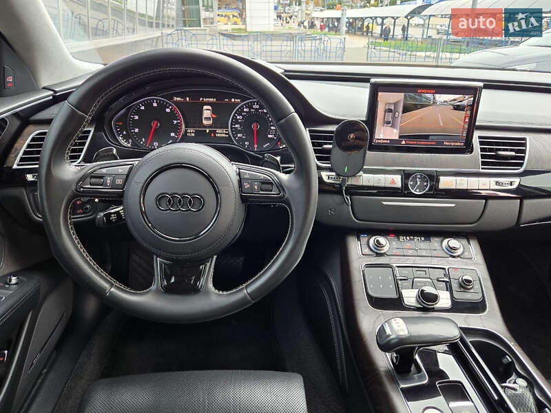 Седан Audi A8 2017 в Киеве