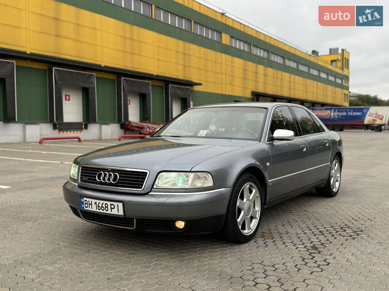 Седан Audi A8 1994 в Одессе