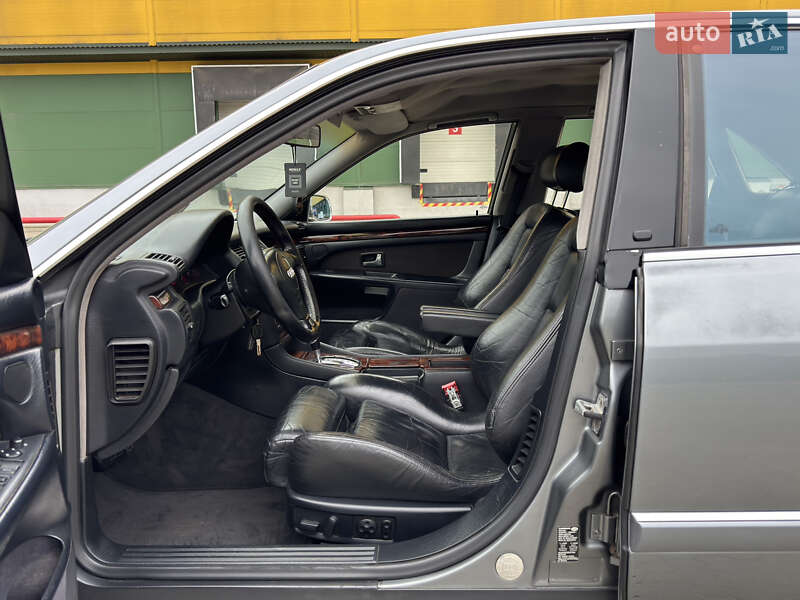 Седан Audi A8 1994 в Одессе