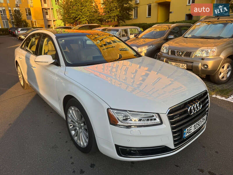 Седан Audi A8 2016 в Києві