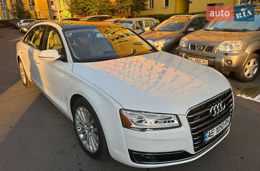 Седан Audi A8 2016 в 