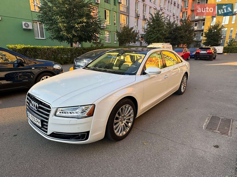 Седан Audi A8 2016 в Києві