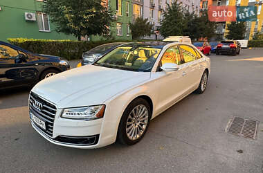Седан Audi A8 2016 в 