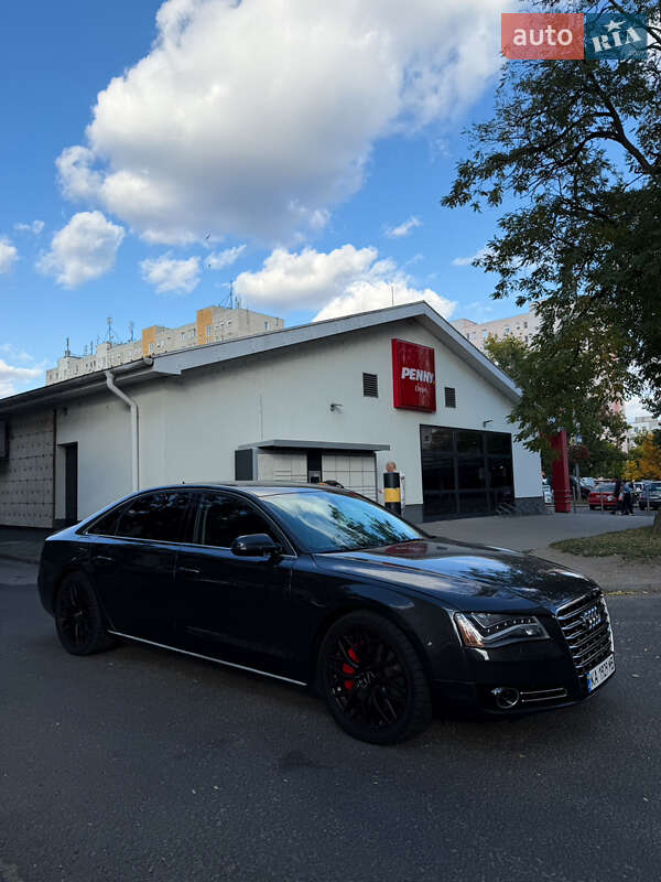 Седан Audi A8 2014 в Мукачево