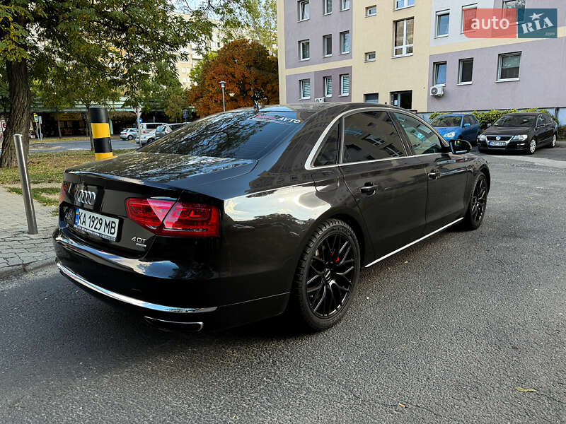 Седан Audi A8 2014 в Мукачево