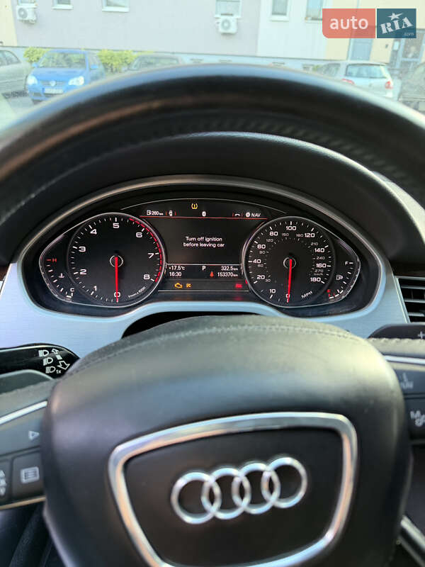 Седан Audi A8 2014 в Мукачево