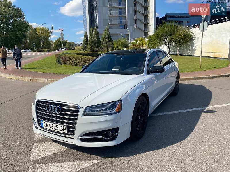 Седан Audi A8 2015 в Киеве