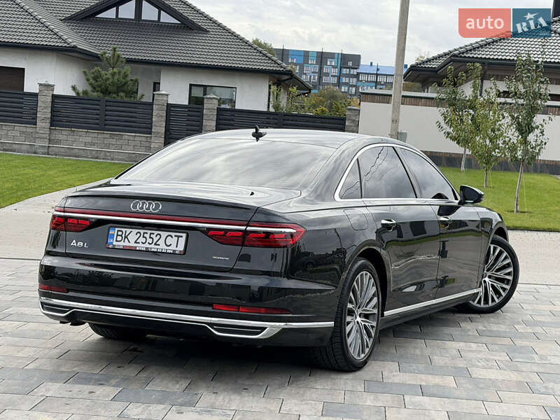 Седан Audi A8 2018 в Ровно