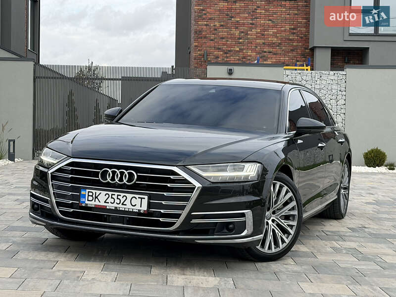 Седан Audi A8 2018 в Ровно