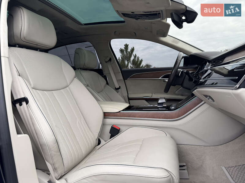 Седан Audi A8 2018 в Ровно