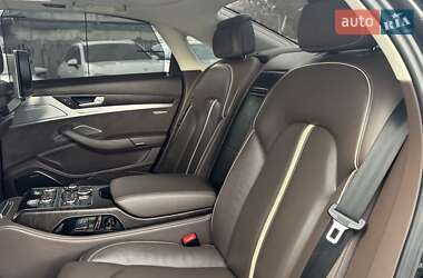 Седан Audi A8 2012 в 