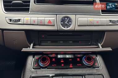 Седан Audi A8 2012 в 