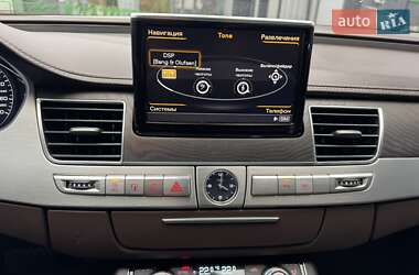 Седан Audi A8 2012 в 