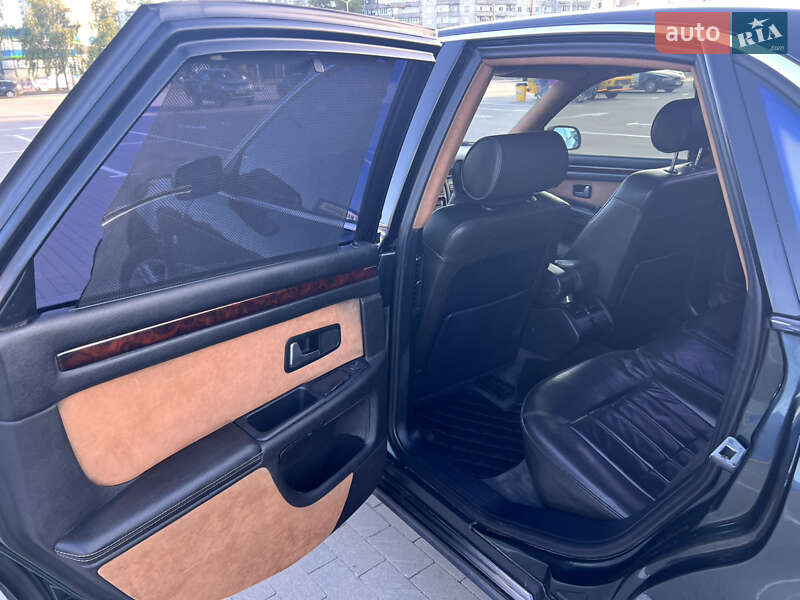 Седан Audi A8 1995 в Києві