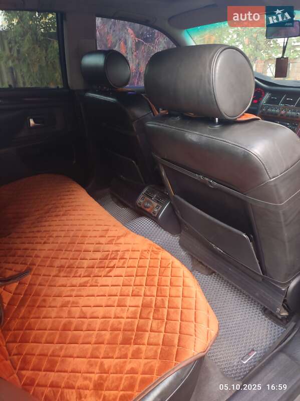 Седан Audi A8 1997 в Коростишеві