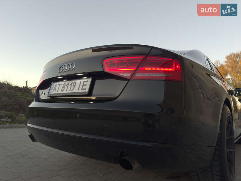 Седан Audi A8 2012 в Черновцах