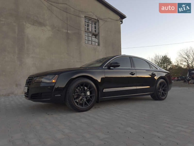 Седан Audi A8 2012 в Черновцах