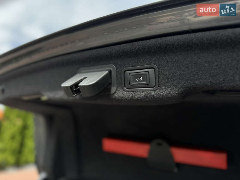Седан Audi A8 2014 в Києві фото 39 Седан Audi A8 2014 в Києві