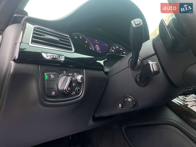 Седан Audi A8 2017 в Вінниці