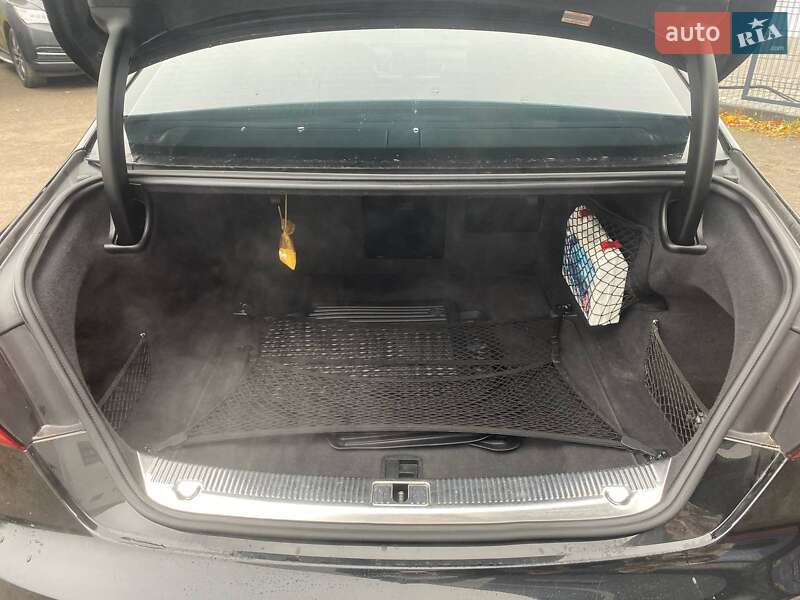 Седан Audi A8 2017 в Вінниці