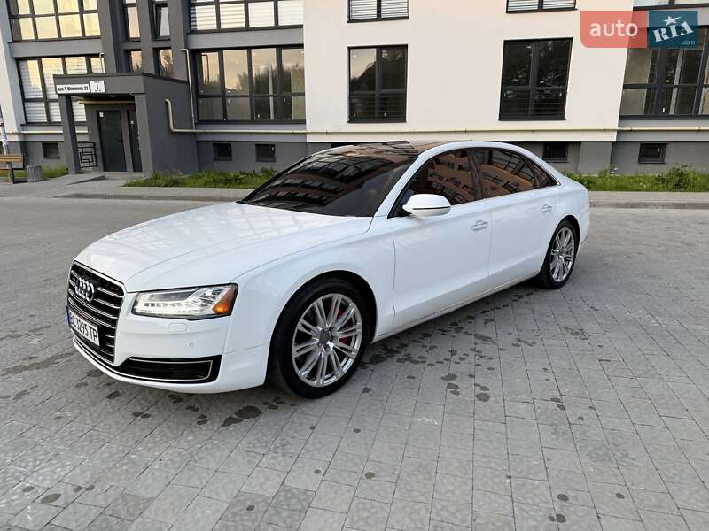 Седан Audi A8 2015 в Львове