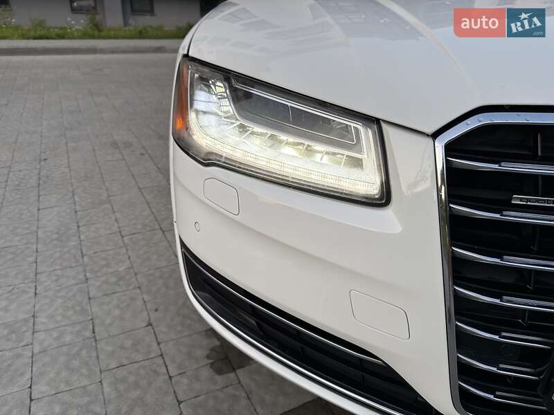 Седан Audi A8 2015 в Львове