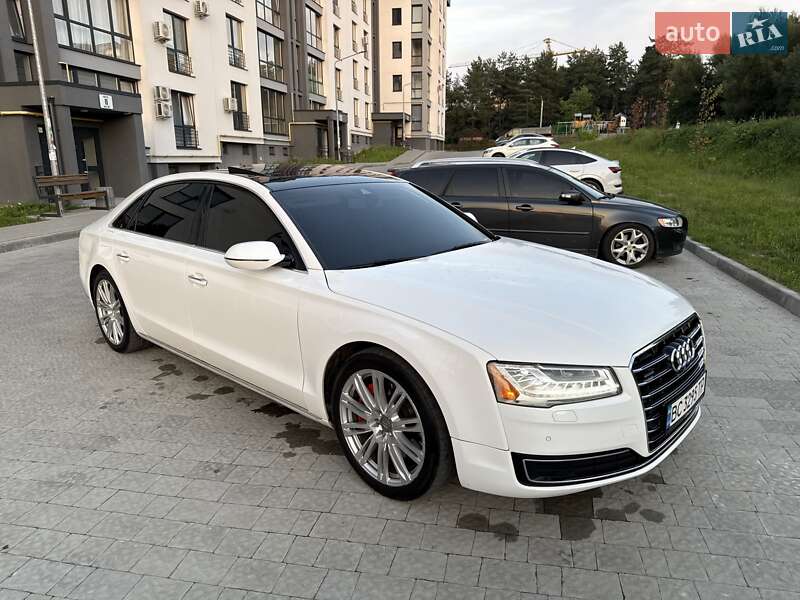 Седан Audi A8 2015 в Львове