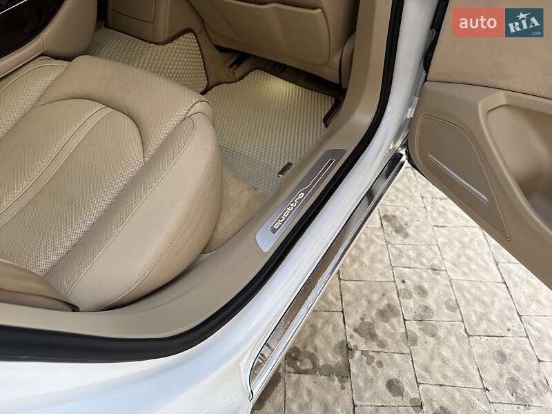 Седан Audi A8 2015 в Львове