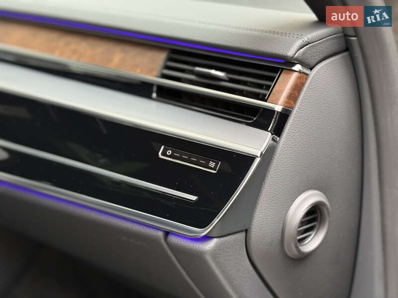 Седан Audi A8 2021 в Києві