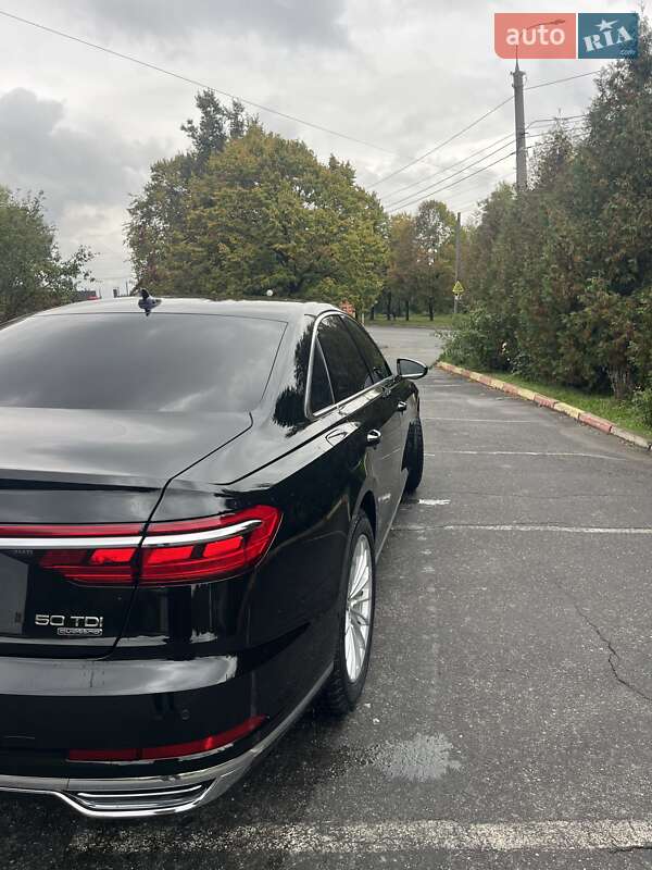 Седан Audi A8 2018 в Хмельницькому