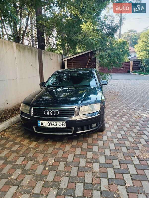 Седан Audi A8 2003 в Буче