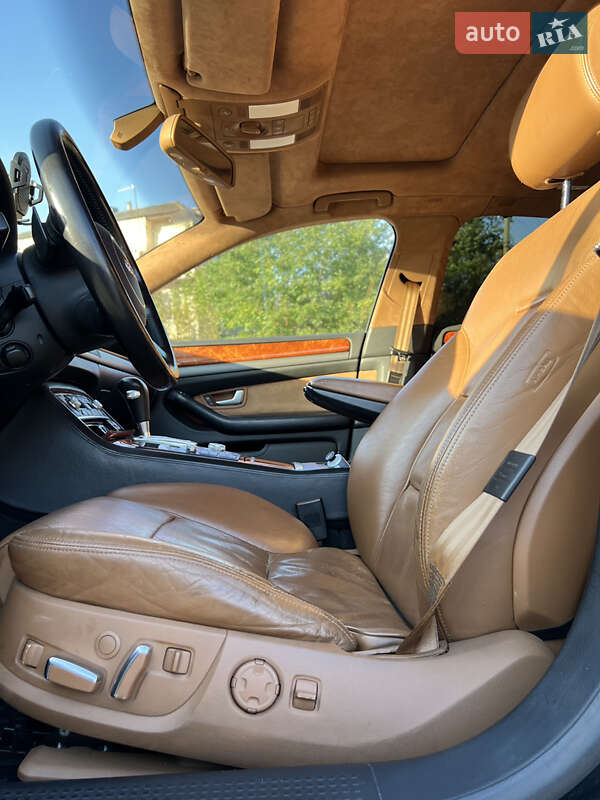 Седан Audi A8 2004 в Хмельницком