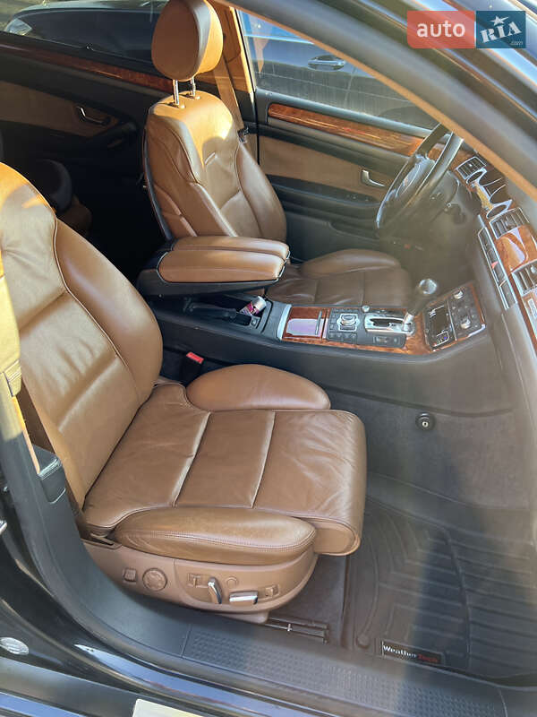 Седан Audi A8 2004 в Хмельницком