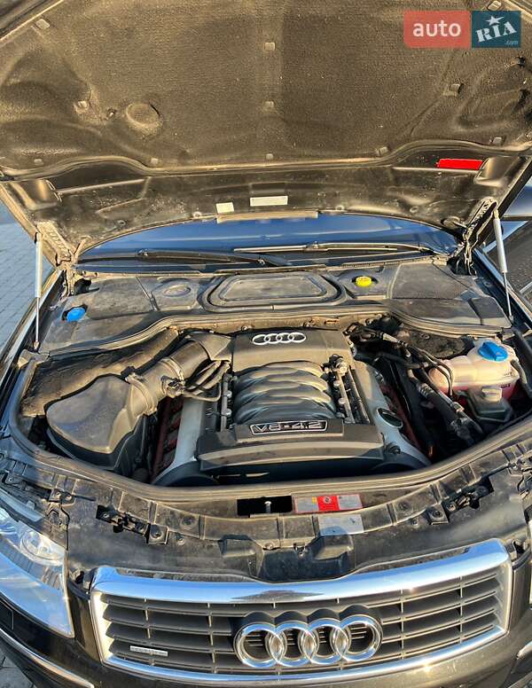 Седан Audi A8 2004 в Хмельницком