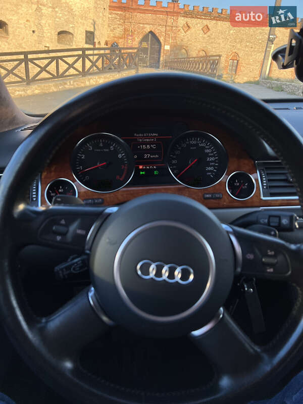 Седан Audi A8 2004 в Хмельницком