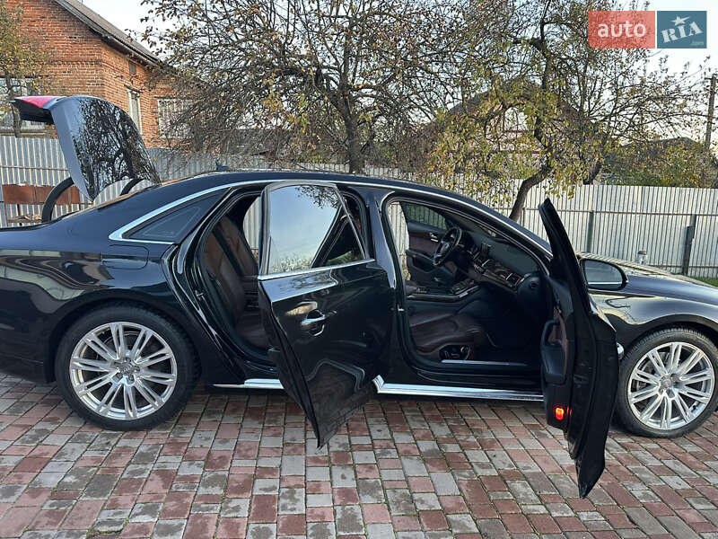 Седан Audi A8 2013 в Тернополе
