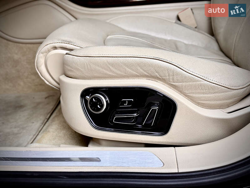 Седан Audi A8 2013 в Львове