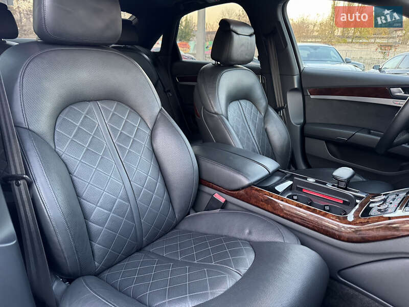 Седан Audi A8 2013 в Киеве