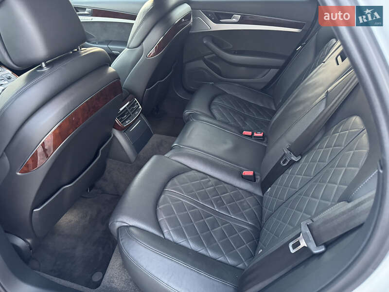 Седан Audi A8 2013 в Киеве