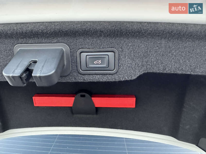Седан Audi A8 2013 в Києві фото 20 Седан Audi A8 2013 в Києві