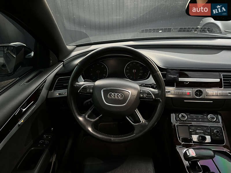 Седан Audi A8 2013 в Одессе
