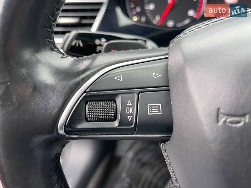 Седан Audi A8 2015 в Киеве