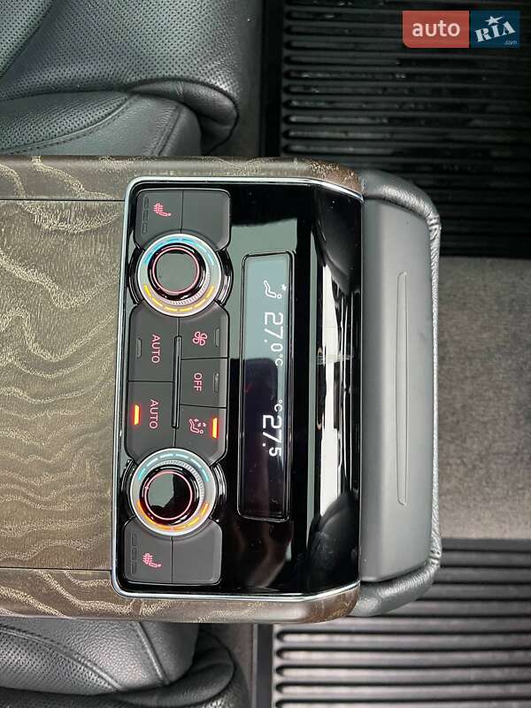 Седан Audi A8 2015 в Киеве