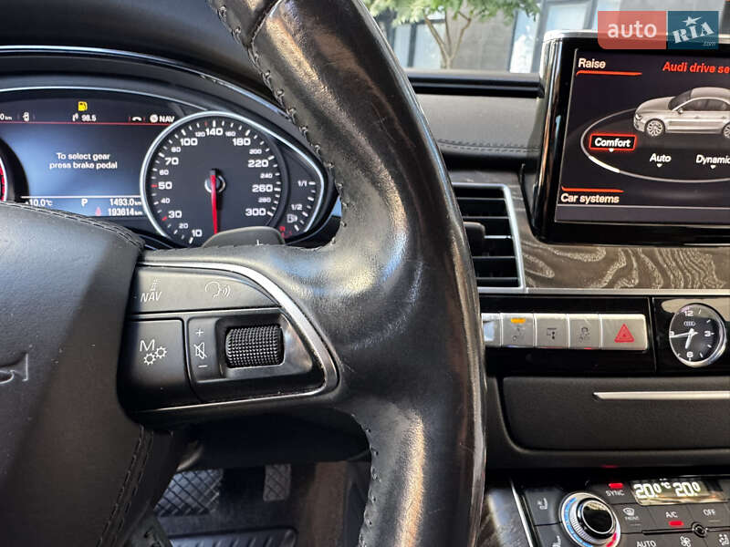 Седан Audi A8 2015 в Києві