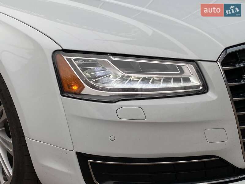 Седан Audi A8 2015 в Киеве