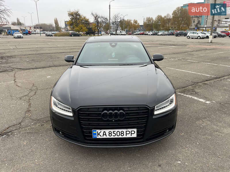 Седан Audi A8 2015 в Киеве