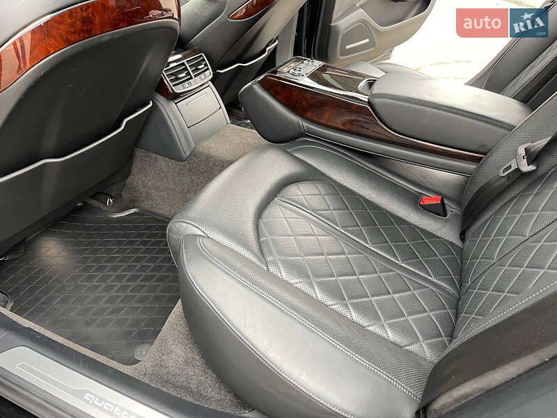 Седан Audi A8 2015 в Киеве