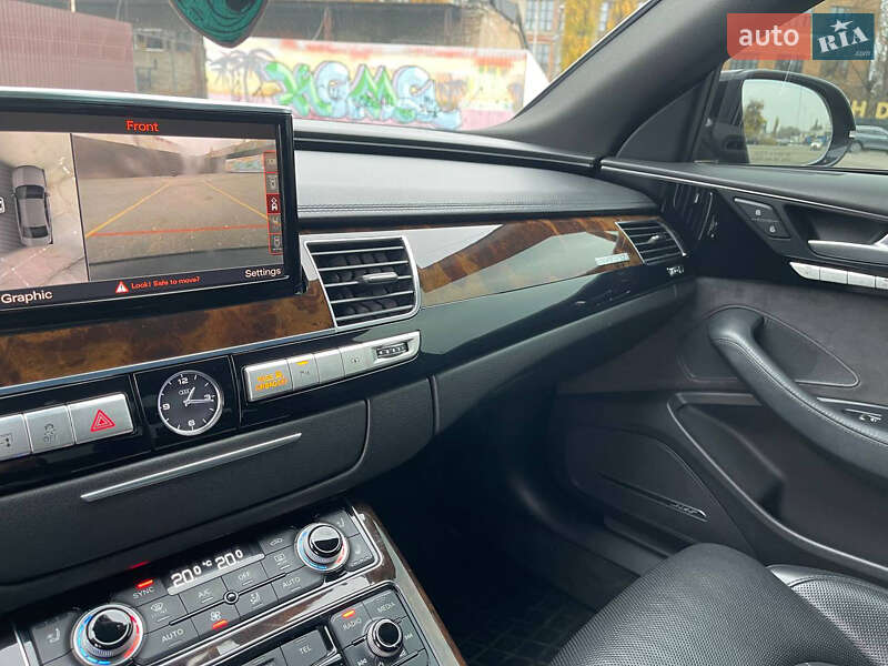 Седан Audi A8 2015 в Киеве