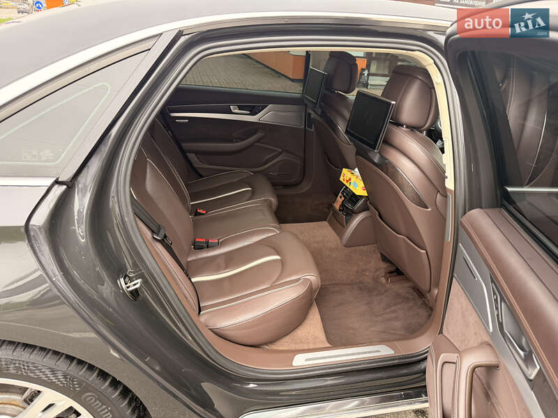 Седан Audi A8 2012 в Киеве