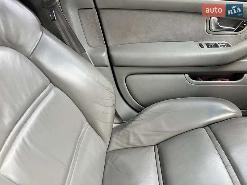 Седан Audi A8 2003 в Харкові